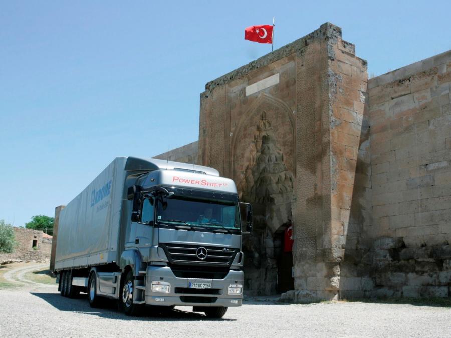  Mercedes-Benz Axor 1843 2005 года  (фото 2 из 16)